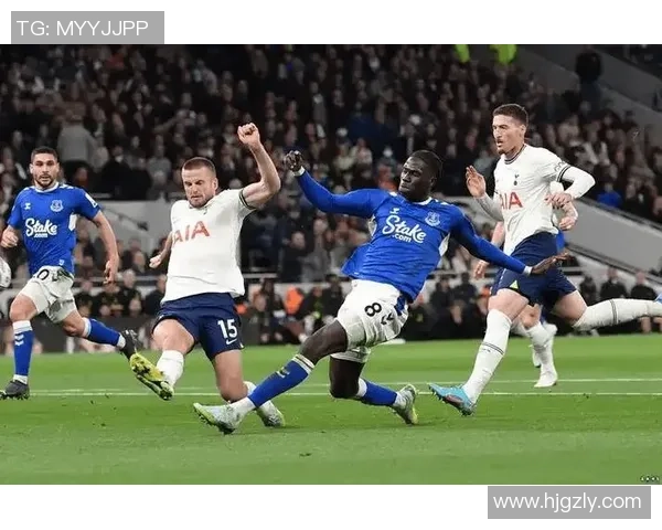 狼队与埃弗顿激战正酣赛果揭晓引发球迷热议与期待